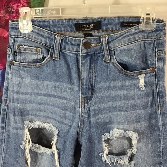 Judy Blue girlfriend fit very destroyed jeans 3/26 - Picture 2 of 12